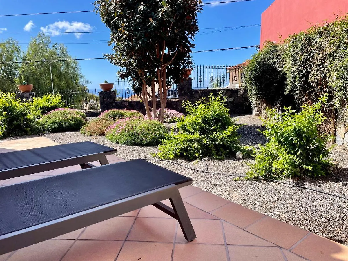 Villa Consuelo - Quiet Location Close To Resorts Buzanada